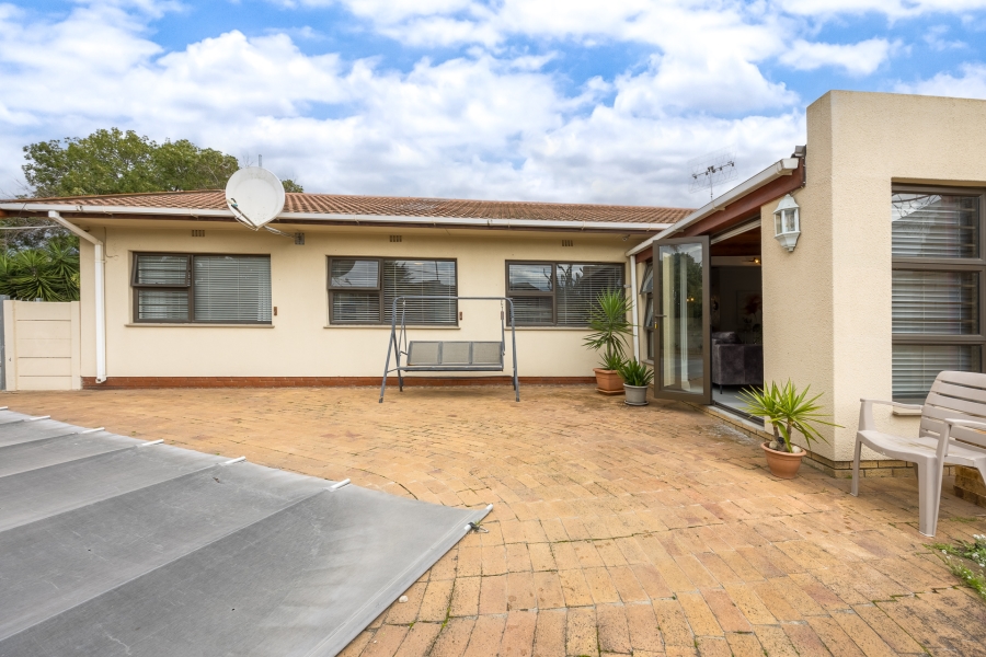 4 Bedroom Property for Sale in Soneike Western Cape